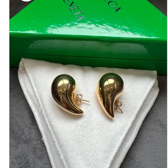 Bottega Veneta Drop Earrings in gold - Picture 1 of 11